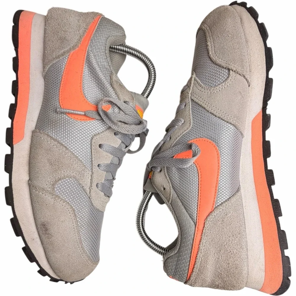 Nike‎ MD Runner 2 Womens 9 Gray Mango Peach Waffle Sole Sneakers Retro Running